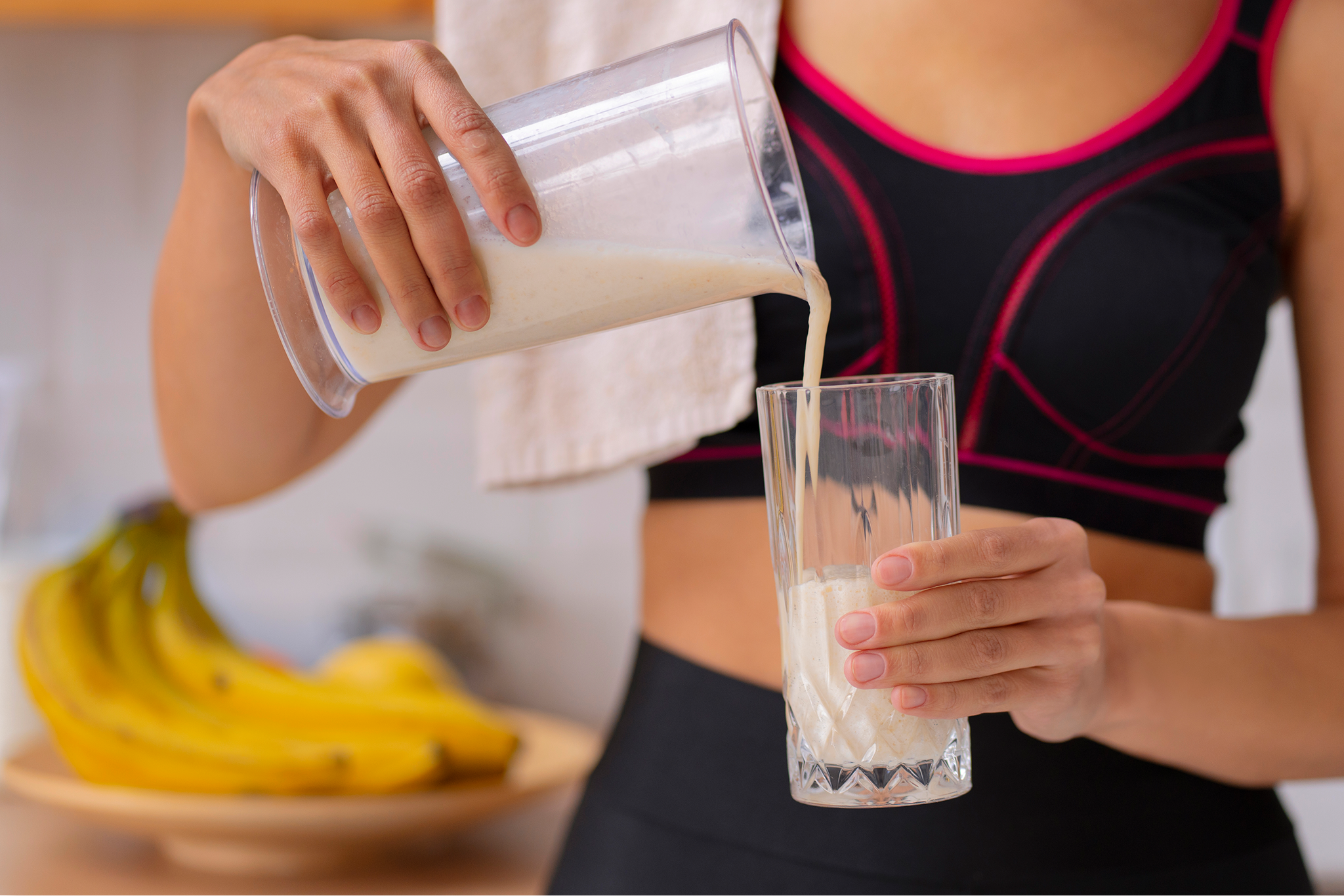 Protein-Shake mit Wasser oder Milch?